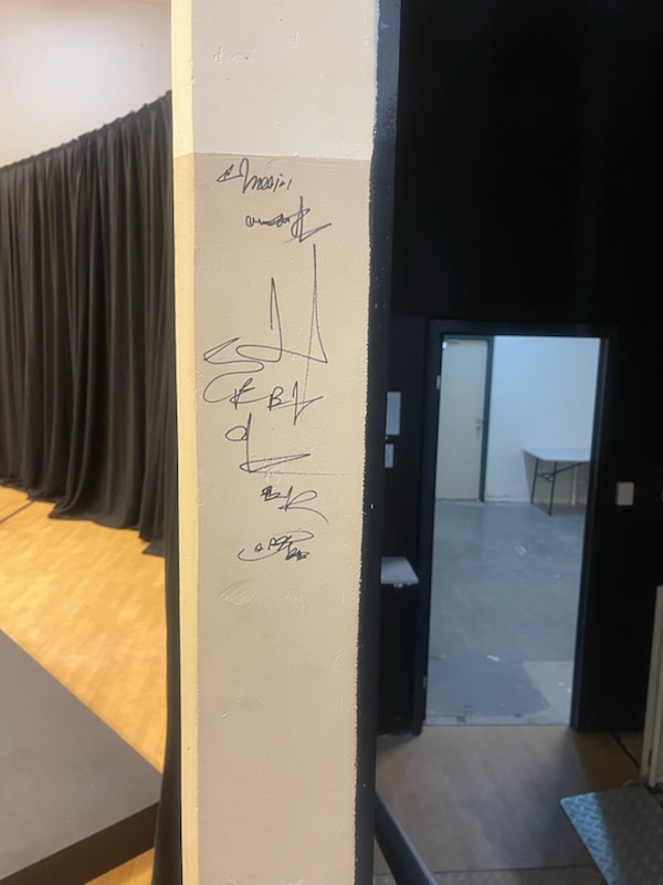 Wall marks before cleaning